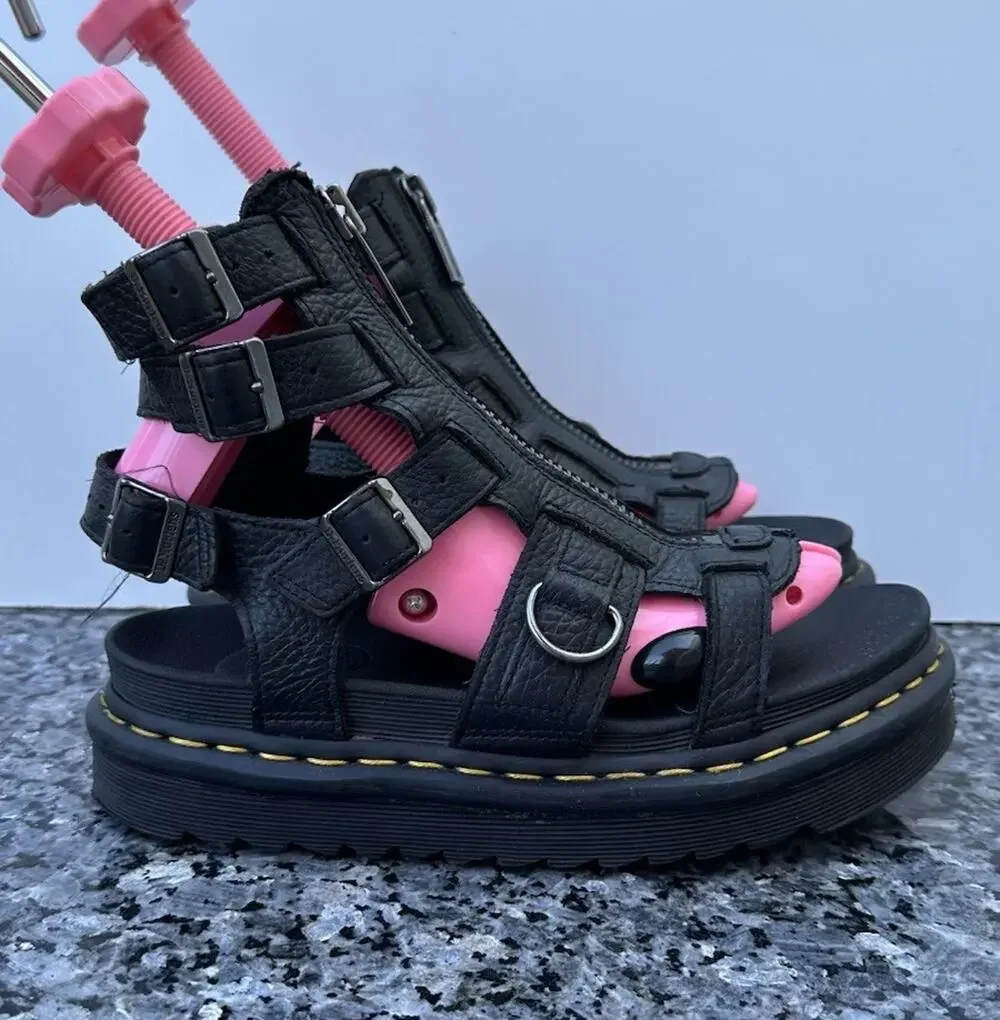 Dr martens OLSON ZIPPED LEATHER STRAP SANDALS size US 9